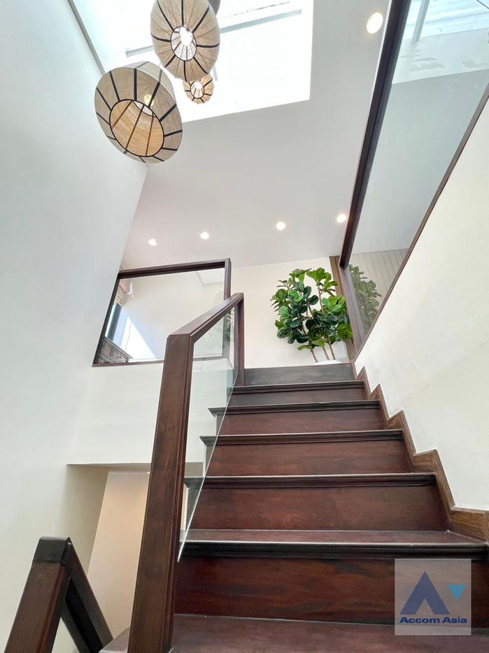 รูป 🔼🔽 AccomA 📩  3 BR Townhouse in Si Lom (AA38225) - รูปที่ 15/19
