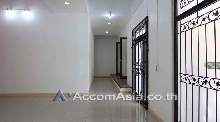 รูป 🔼🔽 AccomA 📩 Home Office 4 BR Townhouse in Phra Khanong (110098) - รูปที่ 4/16