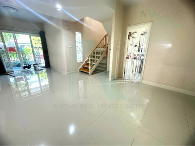 Townhouses for sale เทสโก้โลตัส บางพลี : 🚩 For Sell Town house THE COLORS LEISURE BANGNA KM.10 2-story 3 bedroom 2 bathroom