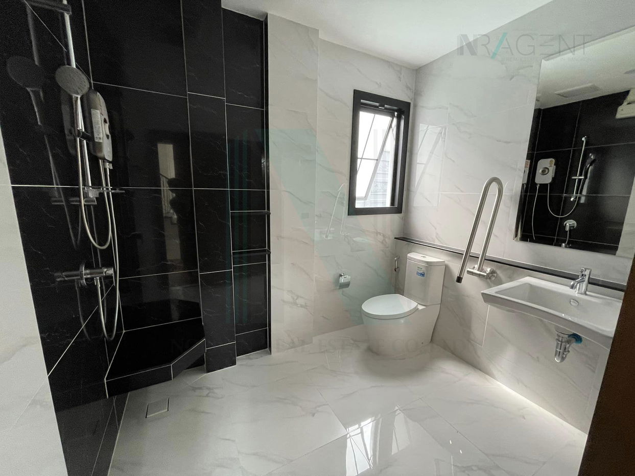 picture For Sell 2-story House THE PALAZZO PINKLAO 4 bedroom 5 bathroom - 7/8