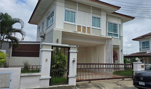 Single house for rent at Sanklang Sankhampeang near international  school.
