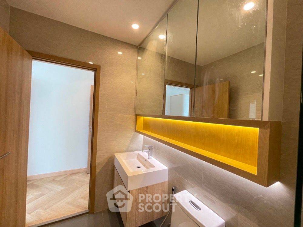 picture 2-BR Condo at Maru Ladprao 15 near MRT Ratchadaphisek (ID 2208457) - 3/8