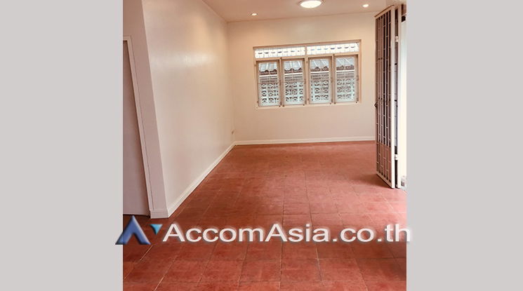 picture 🔼🔽 AccomA 📩  3 BR House in  (AA25432) - 11/13