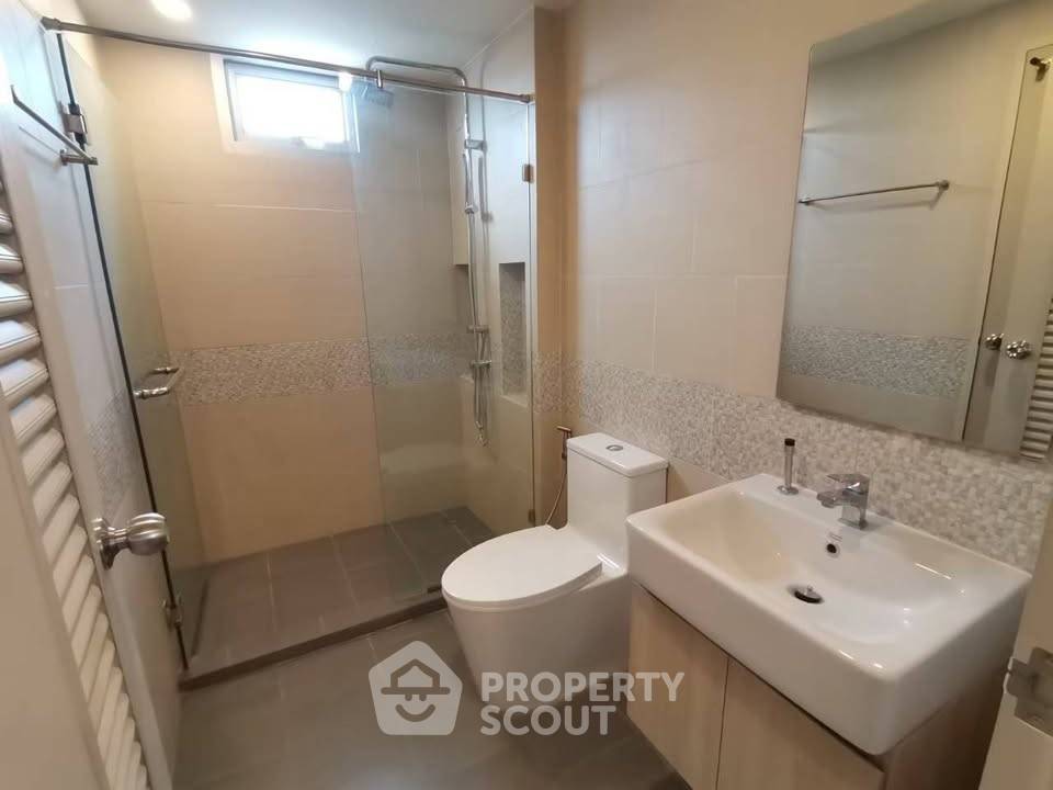 picture 2-BR Condo at Chewathai Hallmark Charan 13 near MRT Tha Phra (ID 2215731) - 3/13
