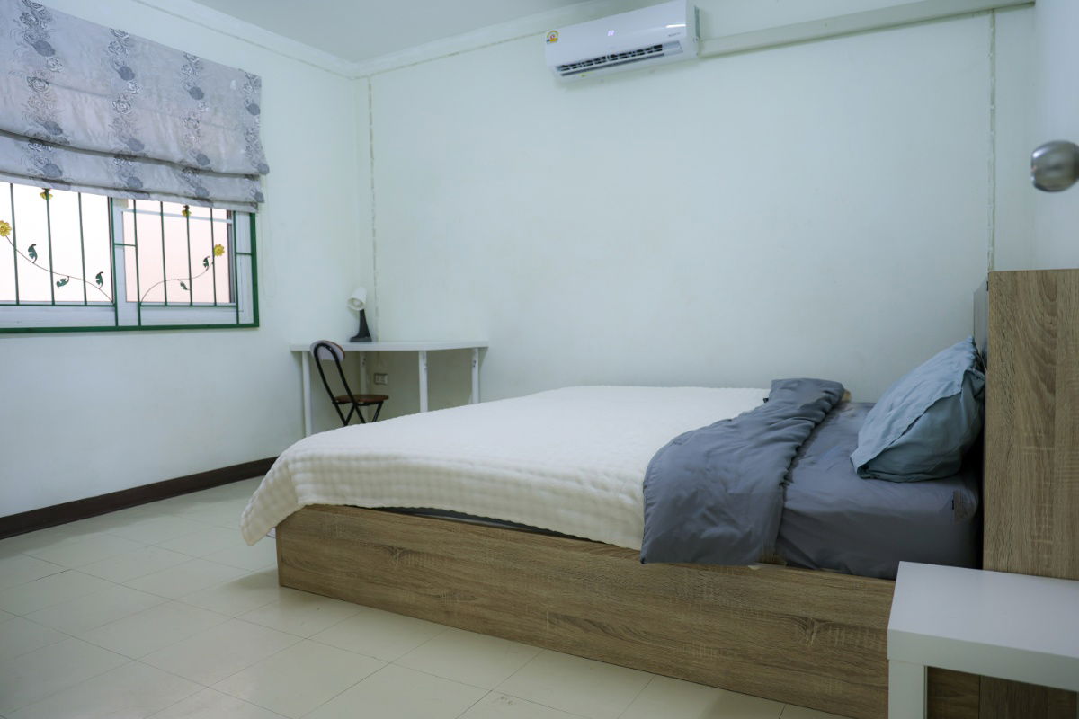 รูป คอนโด 2 ห้องนอน เงียบสงบใกล้สวนหลวง มีที่จอดรถยนต์เพียงพอ - รูปที่ 8/13