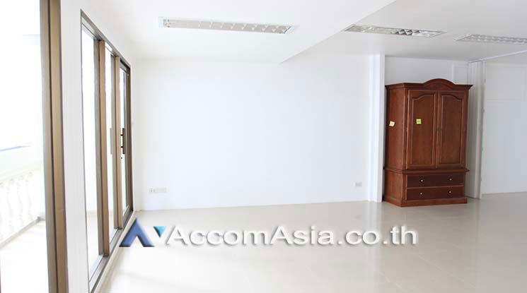รูป 🔼🔽 AccomA 📩 Home Office 4 BR Townhouse in Khlong Toei Nuea (AA18310) - รูปที่ 13/17