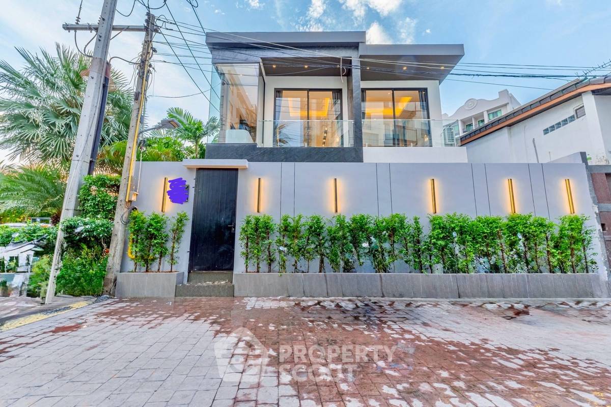 picture 5-BR House close to Pattaya South (ID 2097466) - 1/18