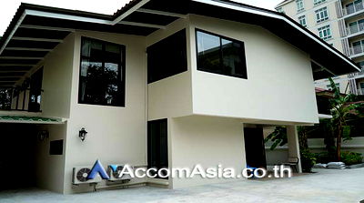 เช่าบ้านเดี่ยว ถนนพระราม 3 : 🔼🔽 AccomA 📩 Pet friendly,Home Office 3 BR House in Chong Nonsi (AA25935)