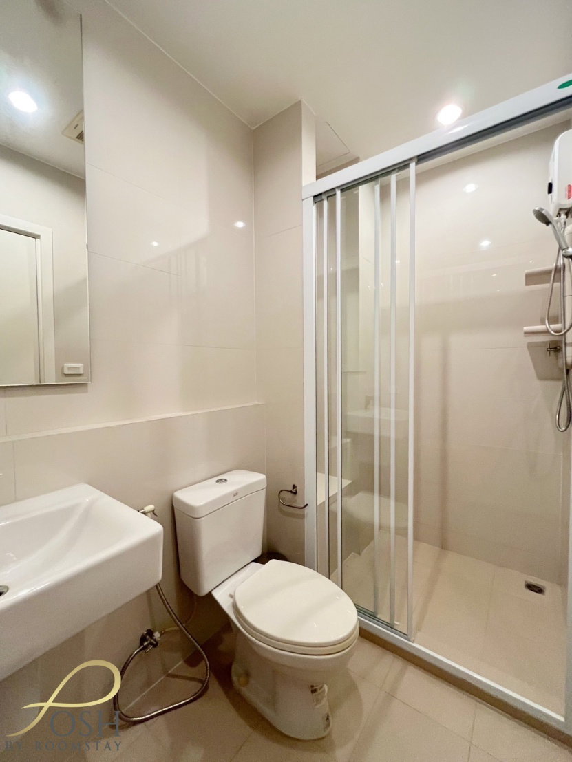 Newly renovated 1-bedroom condo with full furniture and appliances. The Base Uptown - image 4