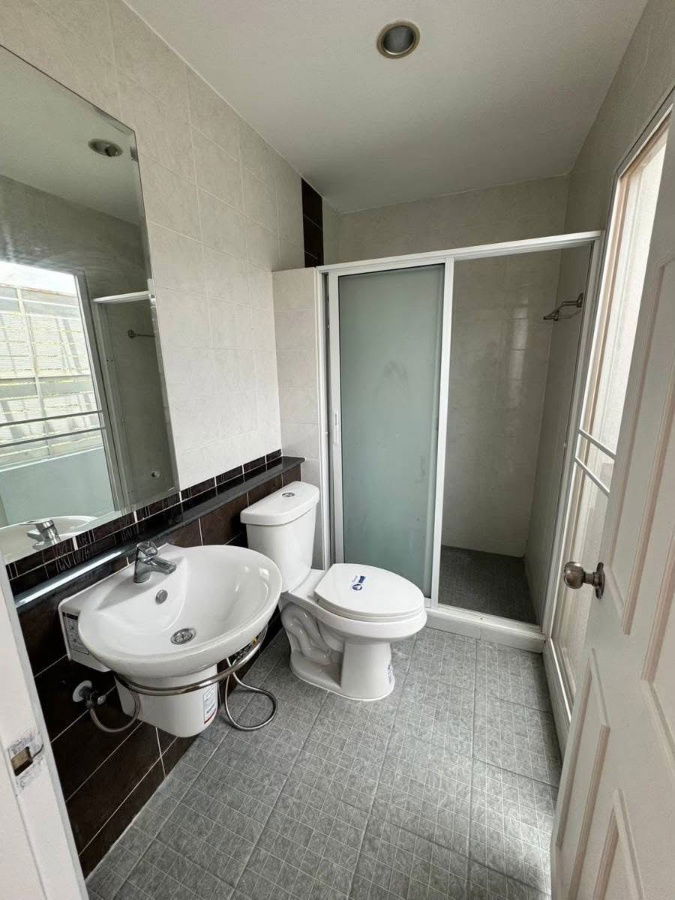 picture P0081 Modern 3-Storey Townhome for Sale - Metro Rama 9 Project - 11/13