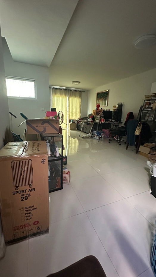รูป บ้านหลังมุม ใจกลางเมือง เดินทางสะดวก ใกล้โรงเรียน และห้างสรรพสินค้ามากมาย - รูปที่ 4/8