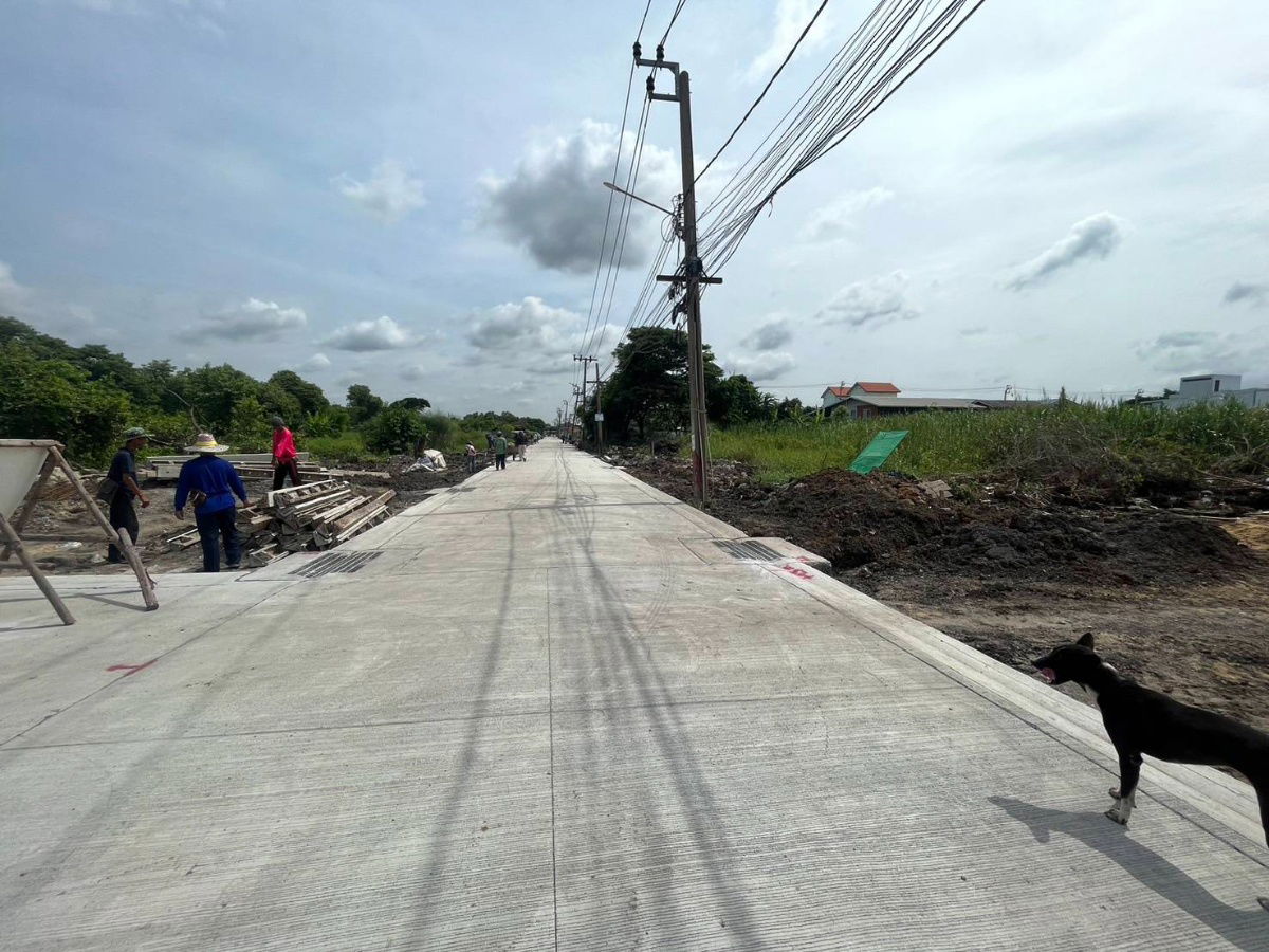 picture Land for sale, already filled Soi Romklow19 Ladkrabang Line ID 0619636888 - 5/6