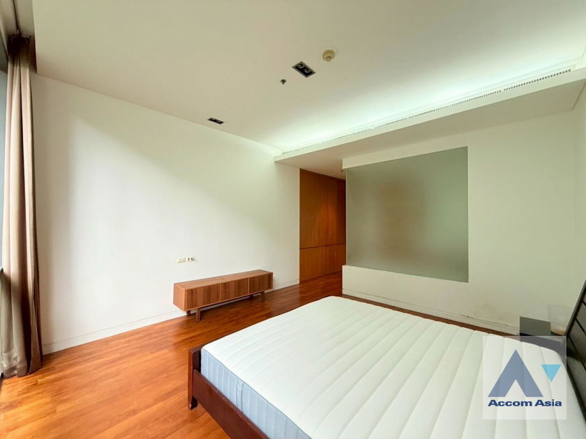 picture 🔼🔽 AccomA 📩 Domus Condominium - 8/17