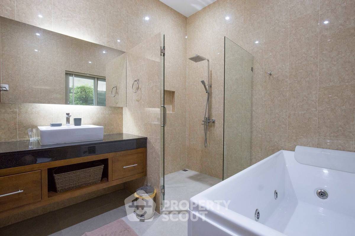 รูป วิลล่า 3-ห้องนอน ใกล้ เดอะ เวเนเซีย (ID 2215331) - รูปที่ 7/23