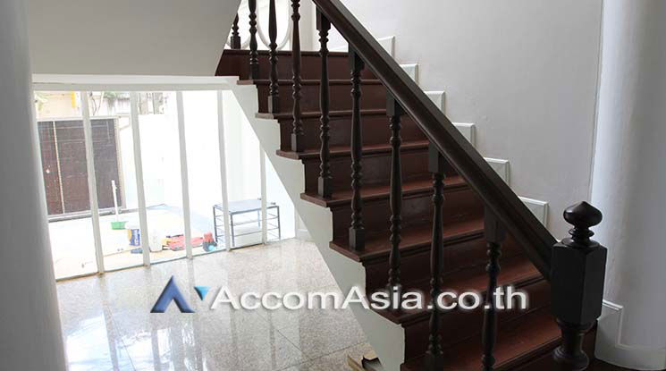 รูป 🔼🔽 AccomA 📩 Home Office 4 BR Townhouse in Khlong Toei Nuea (AA18310) - รูปที่ 14/17