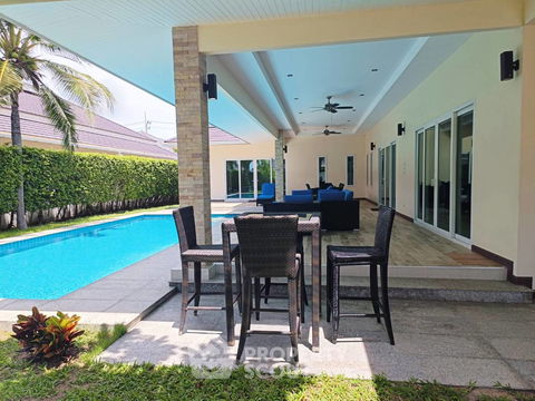วิลล่า 3-ห้องนอน ใกล้ เดอะ เวเนเซีย (ID 2215331)
