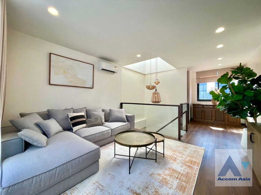 รูป 🔼🔽 AccomA 📩  3 BR Townhouse in Si Lom (AA38225) - รูปที่ 5/19