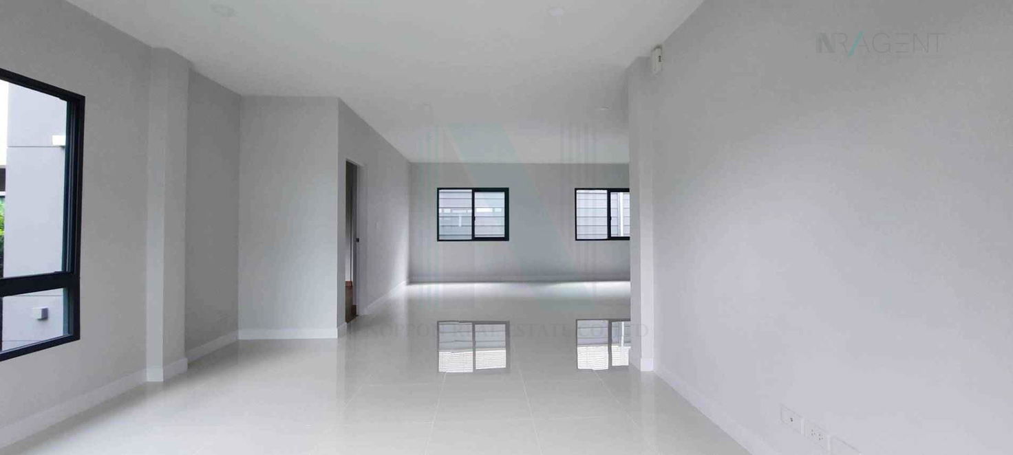 รูป ให้เช่าบ้านเดี่ยว 2 ชั้น เซนโทร วิภาวดี 4 ห้องนอน 5 ห้องน้ำ - รูปที่ 2/8