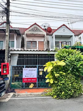 Townhouse for sale, Soi 4, Fueang Fa Village 9, Soi Mangkon Khanthi, selling price only 1.3 million baht!! Size 19 sq m.