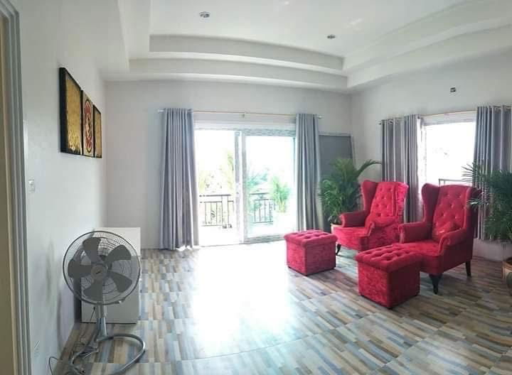 รูป 🏡✈️ให้เช่าบ้าน 3 ชั้น หลังใหญ่ ใกล้สนามบิน – ใกล้ รร.นานาชาติ พร้อมเฟอร์นิเจอร์ครบ  - รูปที่ 4/15