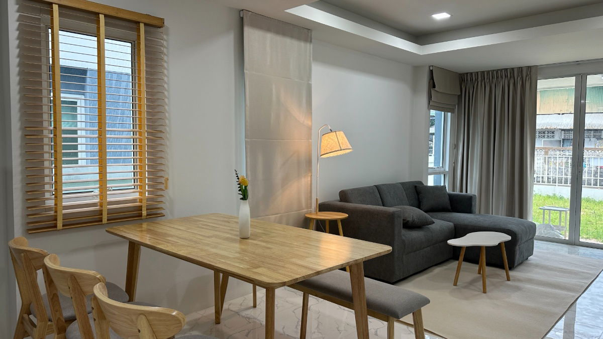 รูป 🏠 ให้เช่าทาวน์โฮม 3 ชั้น ตกแต่งครบมาก พร้อมอยู่ทันที ! - รูปที่ 2/21