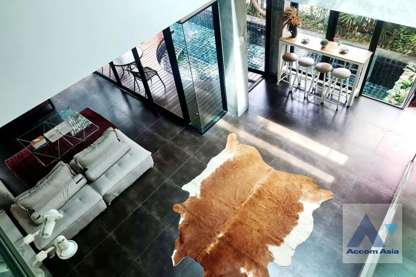 picture 🔼🔽 AccomA 📩 Modern Tropical Home with Natural Greenery and Airy Design (13001853) - 2/20