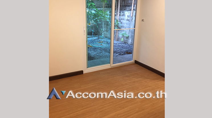 picture 🔼🔽 AccomA 📩  3 BR House in  (AA25432) - 9/13