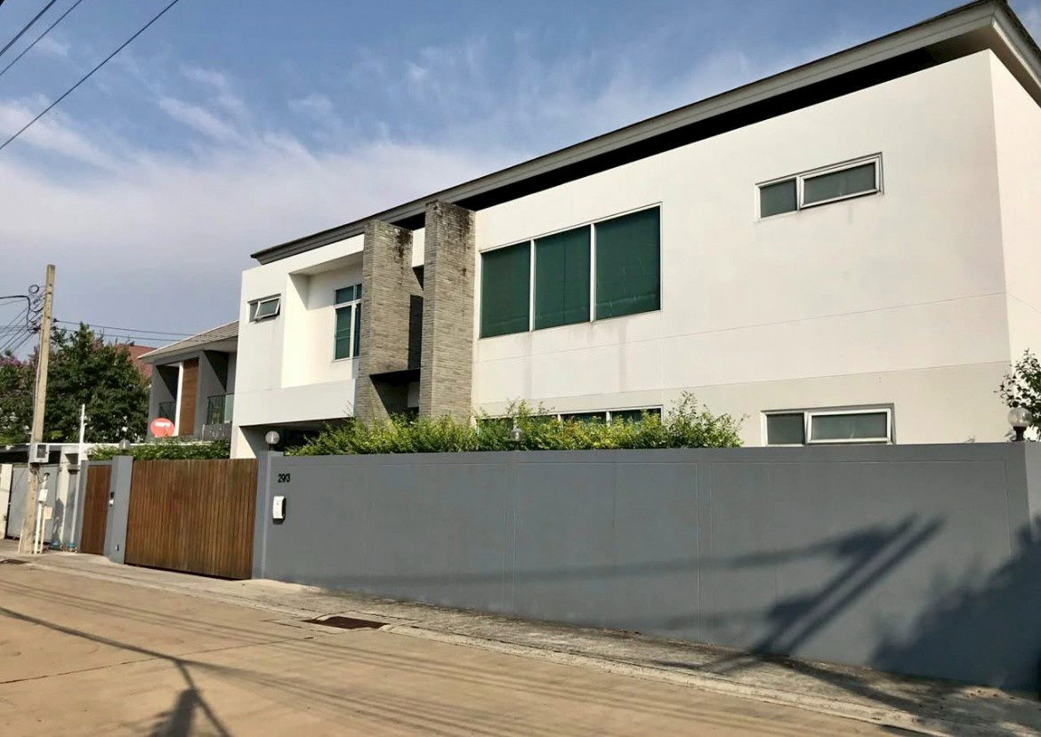 รูป P0074 ขายบ้านเดี่ยวพร้อมสระว่ายน้ำ หมู่บ้านธารารมณ์ รามคำแหง 9 - รูปที่ 2/13