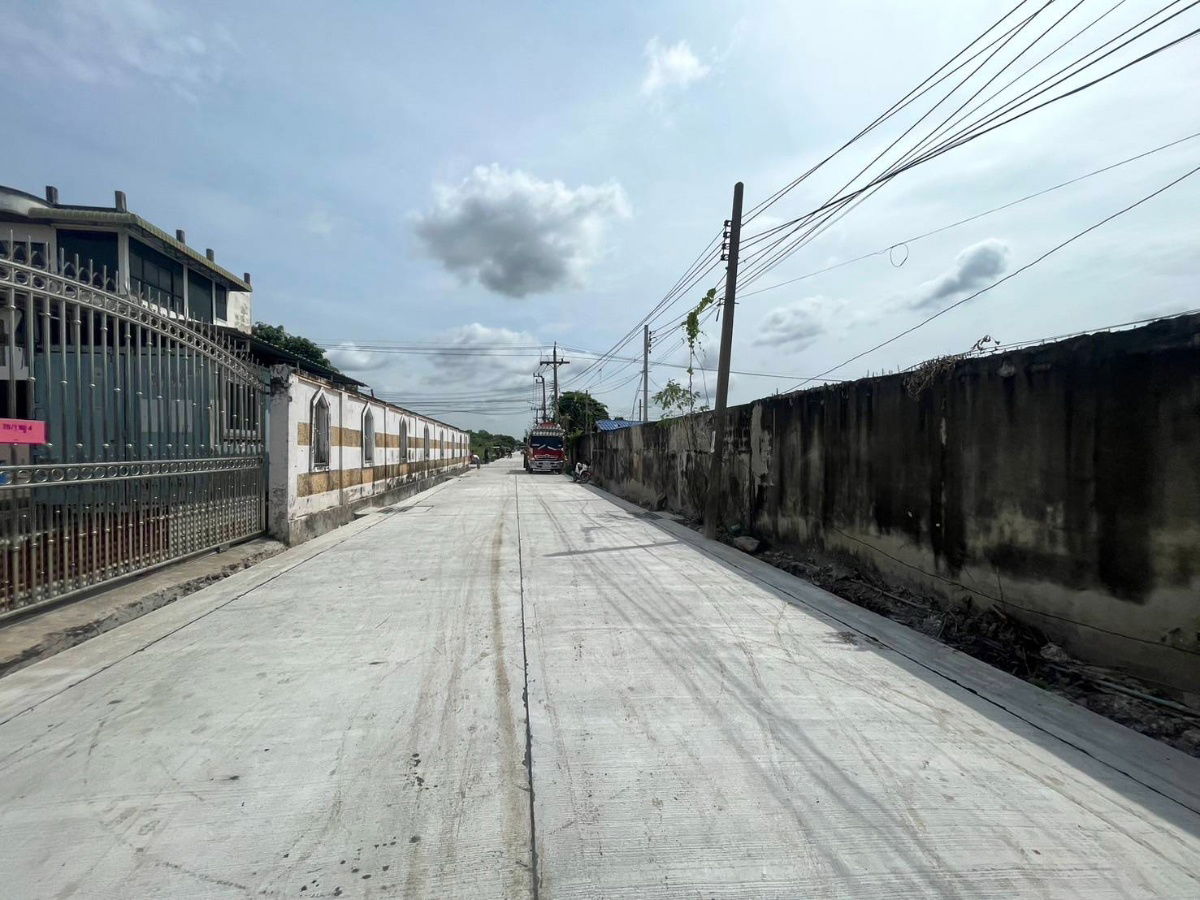 picture Land for sale, already filled Soi Romklow19 Ladkrabang Line ID 0619636888 - 3/6
