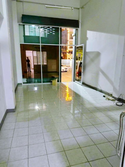 รูป ซีคอนบางแค 1.5กม.ให้เช่าโฮมออฟฟิศ 3.5ชั้น ห้องริม 34ตร.วา. 404ตร.ม. 3นอน MRTบางแค 800 ม. 3น้ำ รร.นานาชาติบริติชโคลัมเบีย 2.7 กม. - รูปที่ 4/8