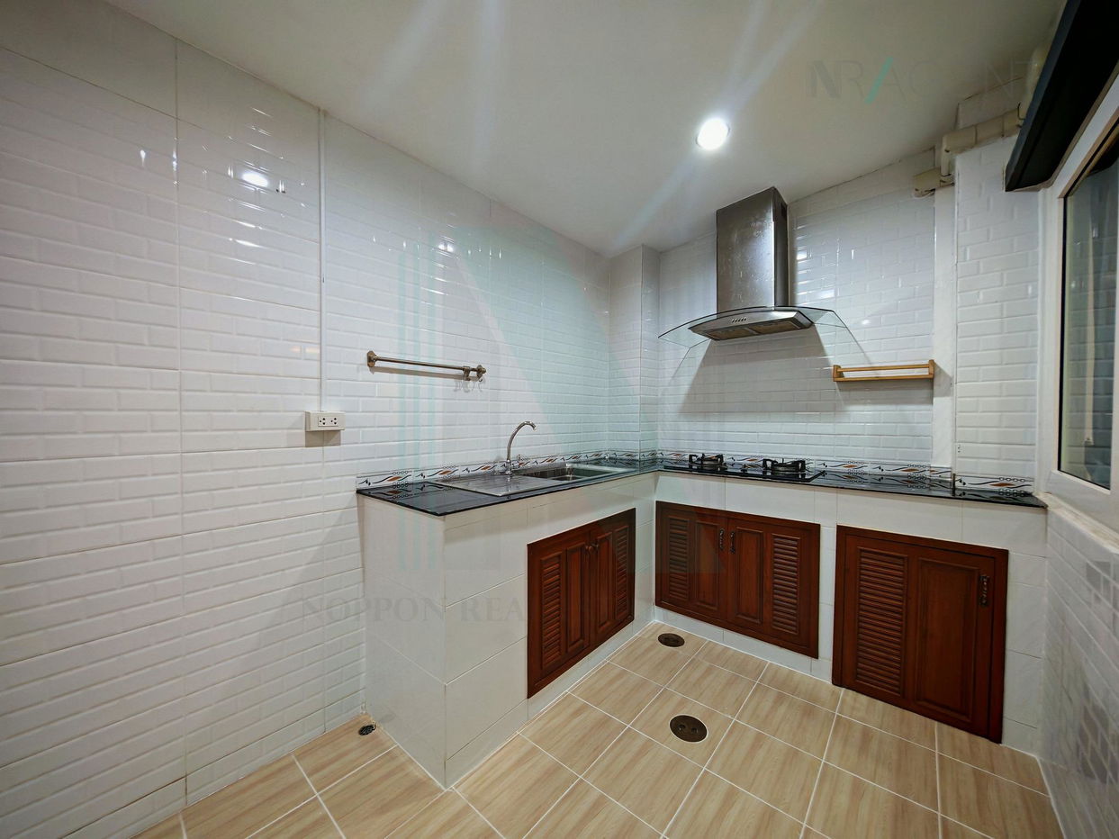 picture 🔺 For Sell Town house GOLDEN TOWN BANGNA-KINGKAEW 2-story 4 bedroom 2 bathroom - 6/8