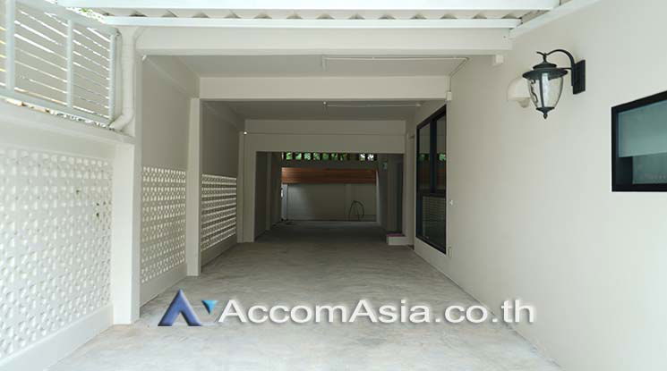 รูป 🔼🔽 AccomA 📩 Pet friendly,Home Office 3 BR House in Chong Nonsi (AA25935) - รูปที่ 18/19