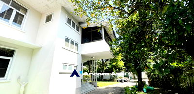 เช่าบ้านเดี่ยว ถนนสีลม : 🔼🔽 AccomA 📩  3 BR House @Peaceful Compound (97421)