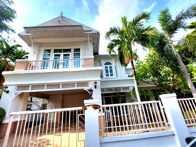 Houses for rent : FOR RENT  HOUSE PROPERTY  50000 BAHT per MONTH