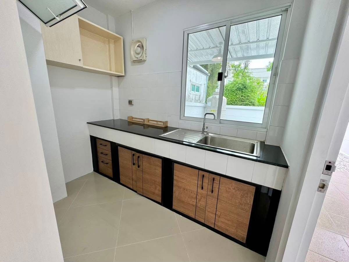 picture P0081 Modern 3-Storey Townhome for Sale - Metro Rama 9 Project - 10/13