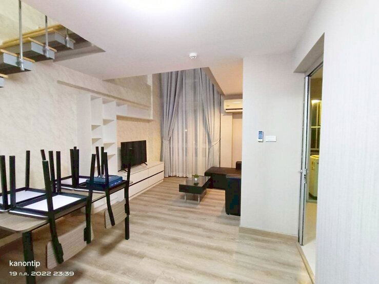รูป ให้เช่าด่วน Zoom Condo 49 ราคา 15,000 บาท ห้องนอน 1 Dulex ขนาด 50 ตร.ม. ชั้น 5 วิวโครงการด้านหน้า  - รูปที่ 4/14