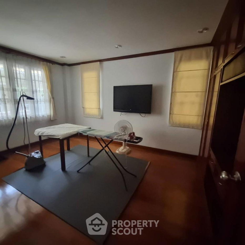 picture 4-BR House in Khlong Chan (ID 2020880) - 12/17