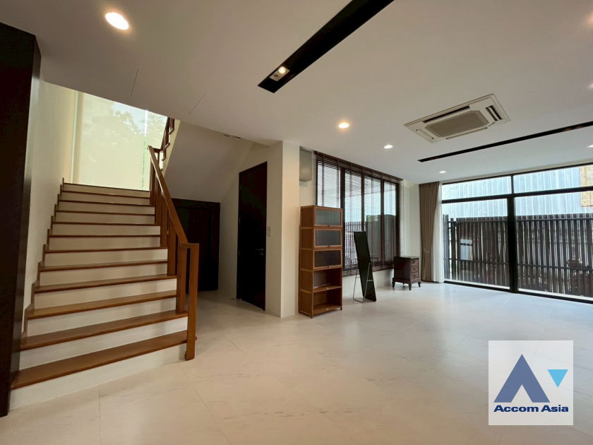picture 🔼🔽 AccomA 📩  4 BR House in Khlong Toei (AA44093) - 2/20