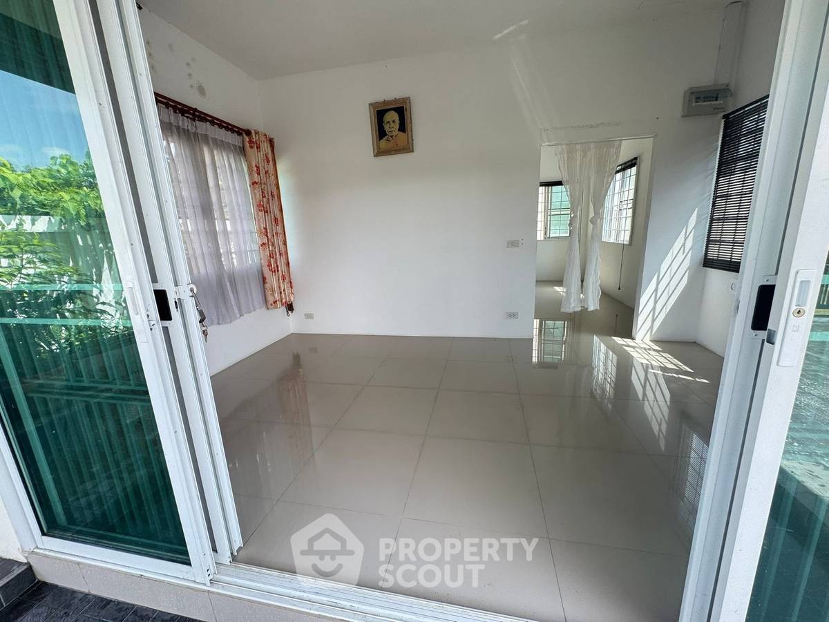 รูป บ้าน 4-ห้องนอน ใน หนองปรือ (ID 2212945) - รูปที่ 13/25