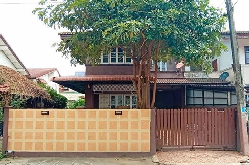 Future Park Rangsit 4.6 km. house for rent 2-storey 41 sq.w.220 sq.m. on the main road Rangsit area