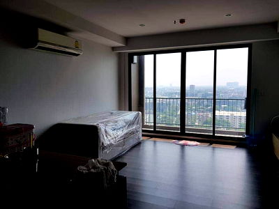 Condos for sale BTS Samrong : Here it is, condo for sale!! The Gallery Bearing, high floor, ready to move in, near BTS Bearing, only 650 meters!!
