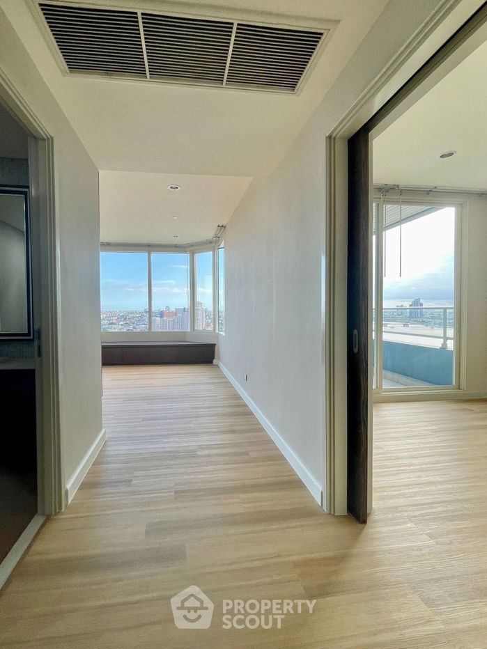 picture 4-BR Condo at Watermark Chaophraya near BTS Krung Thon Buri (ID 2098470) - 3/12