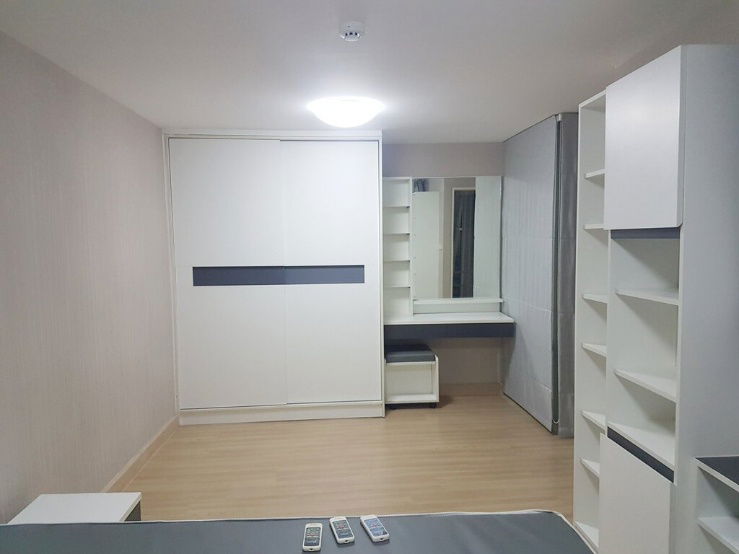 รูป ให้เช่าด่วน Zoom Condo 49 ราคา 15,000 บาท ห้องนอน 1 Dulex ขนาด 50 ตร.ม. ชั้น 5 วิวโครงการด้านหน้า  - รูปที่ 9/14