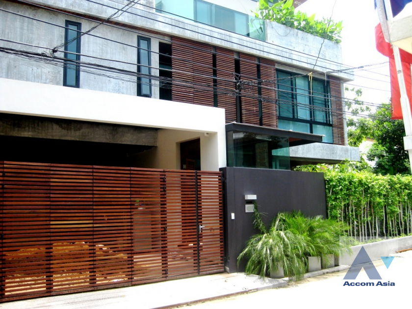 picture 🔼🔽 AccomA 📩 Modern Tropical Home with Natural Greenery and Airy Design (13001853) - 20/20