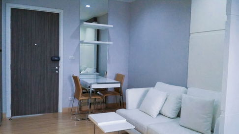 Urbano Absolute Sathon-Taksin | Near BTS Krung Thonburi