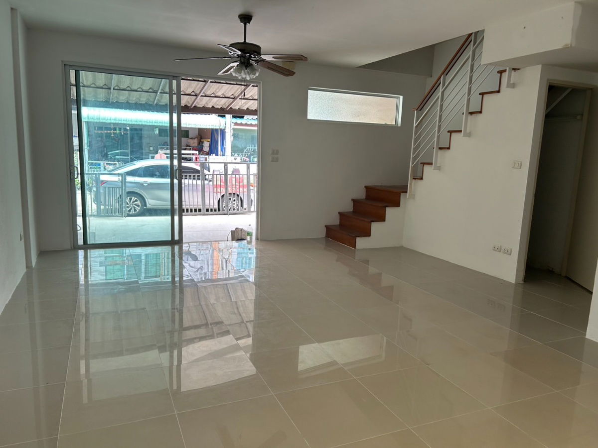 รูป ** ฟรีค่าใช้จ่ายวันโอน ขายทาวน์โฮม The Trust Town วงแหวน-ลำลูกกา ทาวน์เฮ้าส์ 2 ชั้น 3 ห้องนอน 2 ห้องน้ำ หน้ากว้าง 5.65 เมตร จอดรถได้ 2 คัน - รูปที่ 7/22