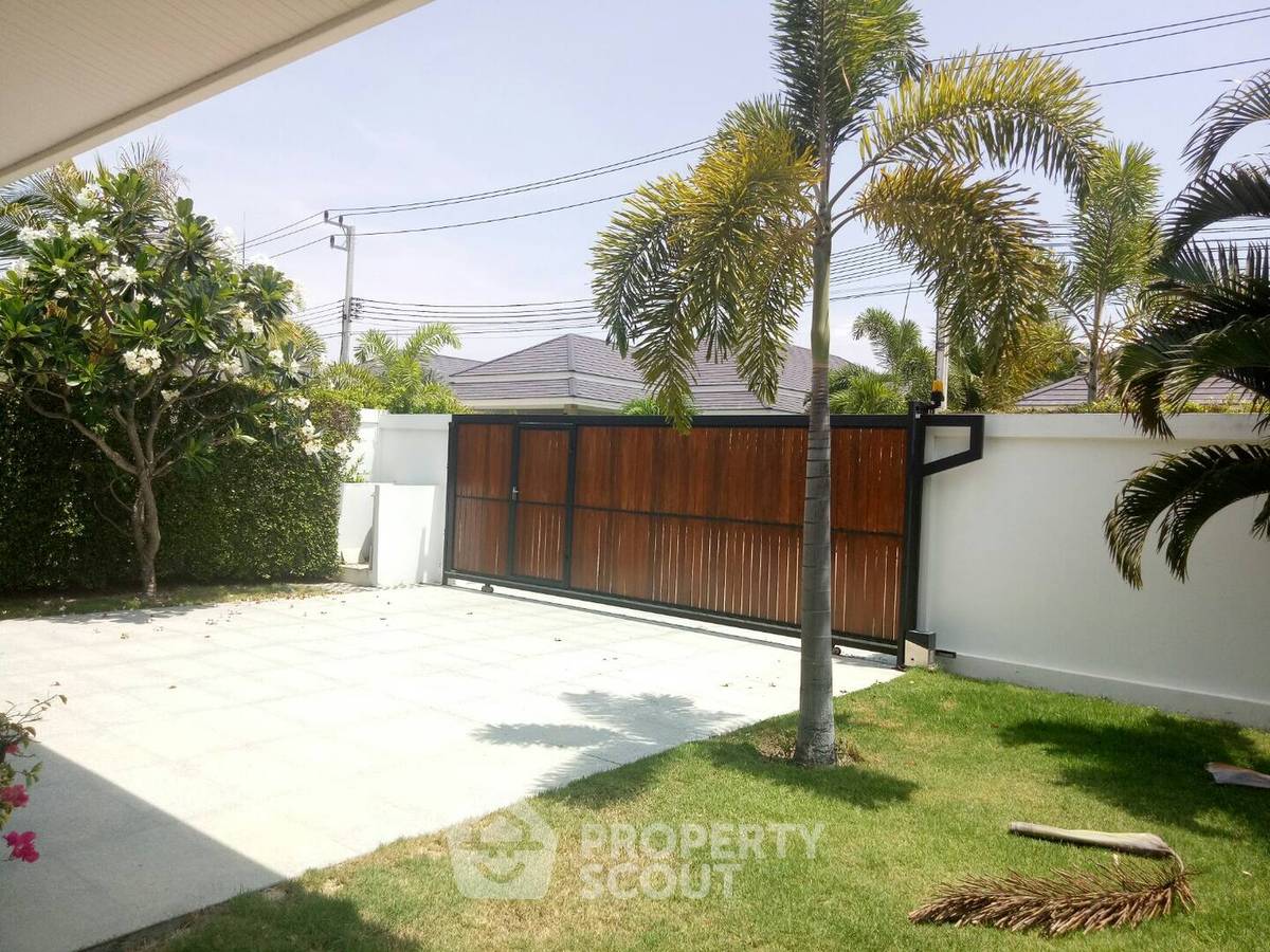 รูป วิลล่า 3-ห้องนอน ใกล้ เดอะ เวเนเซีย (ID 2215331) - รูปที่ 16/23