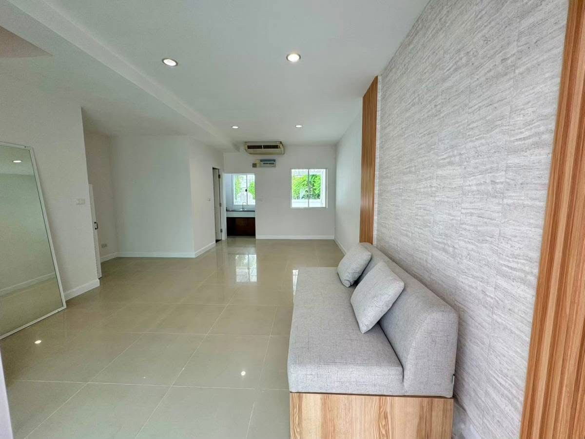picture P0081 Modern 3-Storey Townhome for Sale - Metro Rama 9 Project - 6/13