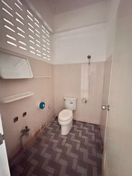 picture Townhouse for sale, Soi 4, Fueang Fa Village 9, Soi Mangkon Khanthi, selling price only 1.3 million baht!! Size 19 sq m. - 19/24