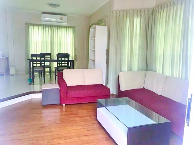 รูป บิ๊กซี หางดง 2.1 กม.ให้เช่าบ้านเดี่ยวหรู 2 ชั้น 60 ตร.วา. 240 ตร.ม.รร.นานาชาติลานนา 1.6 กม. 3 นอน - รูปที่ 2/8